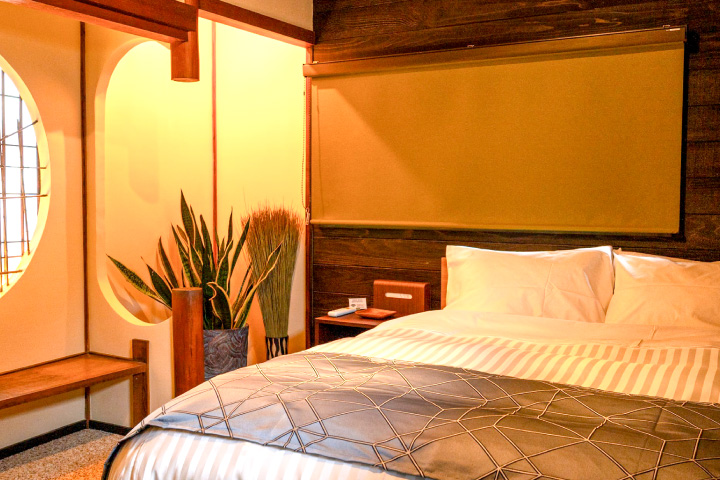 鮮魚店の岡村春子商店 尾道に一棟貸し宿