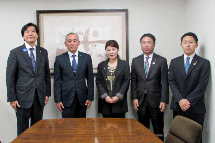 ニューズコムと広島信金 平和文化センターに寄付