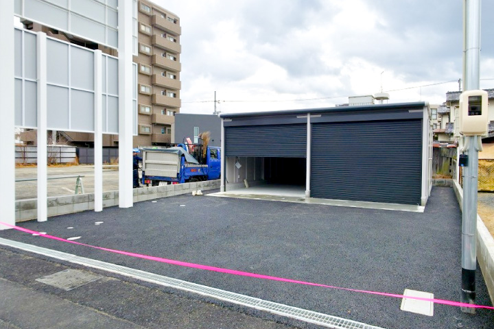 広大病院南の2号線沿いに ガレージングデイズが高級車庫