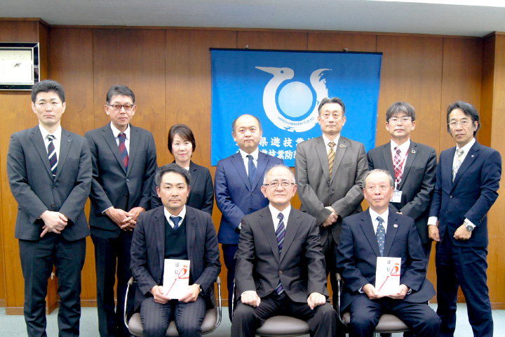 県遊技業協同組合　福祉施設へ工賃贈呈