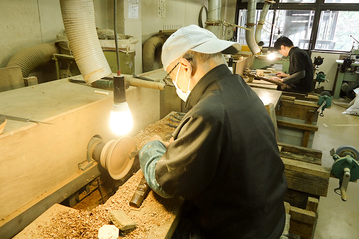 宮島細工協同組合、廿日市市　後継者育成事業に注力　ろくろ細工、宮島彫りに加え、大杓子も開始